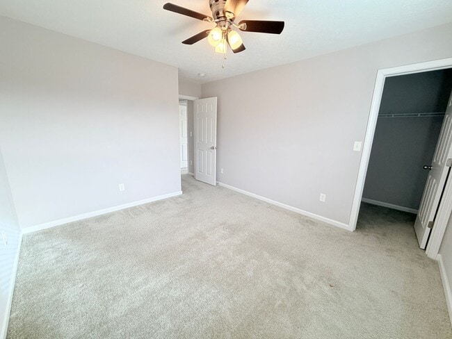 Building Photo - 1618 Woodside Cir