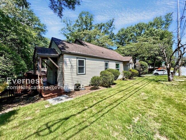 Building Photo - 1391 N Druid Hills Rd NE