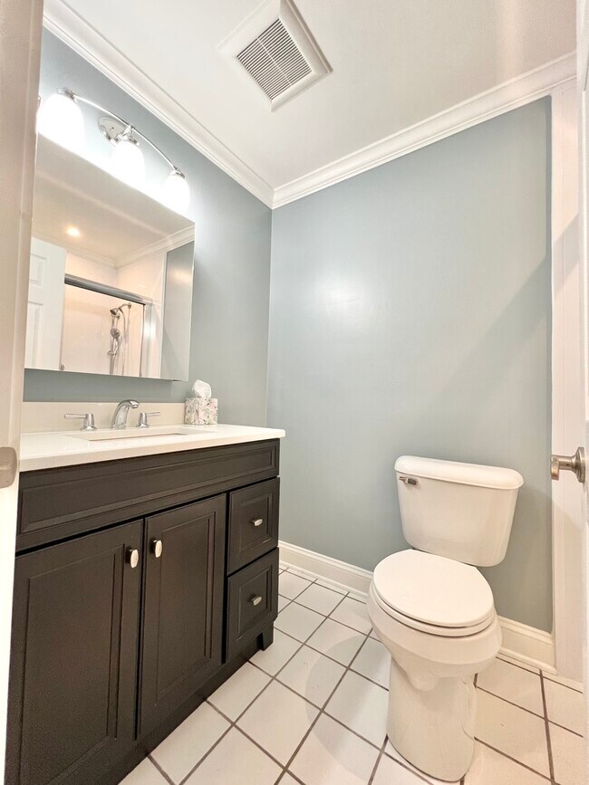 Building Photo - 1166 Buckingham Ct