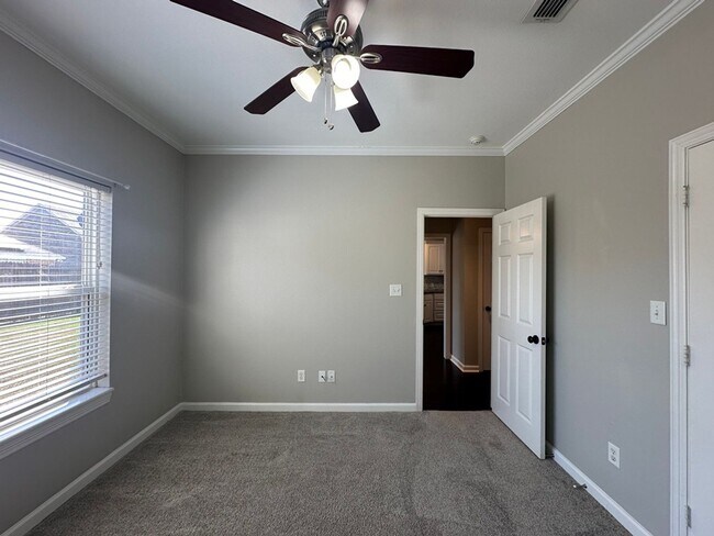 Building Photo - Stunning 4 Bed 3 Bath Home in WHISD!