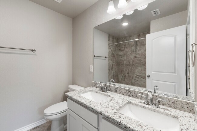 Building Photo - 7635 Stonehollow