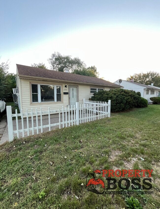 Primary Photo - 2717 E 22nd Ave