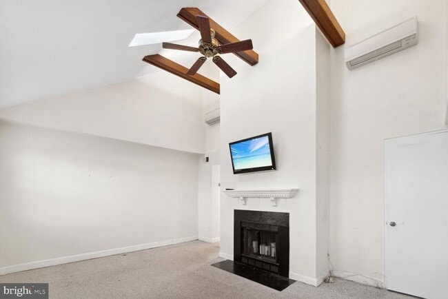 Building Photo - 2107 N Scott St