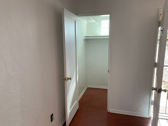 Building Photo - Great Tucson Rental