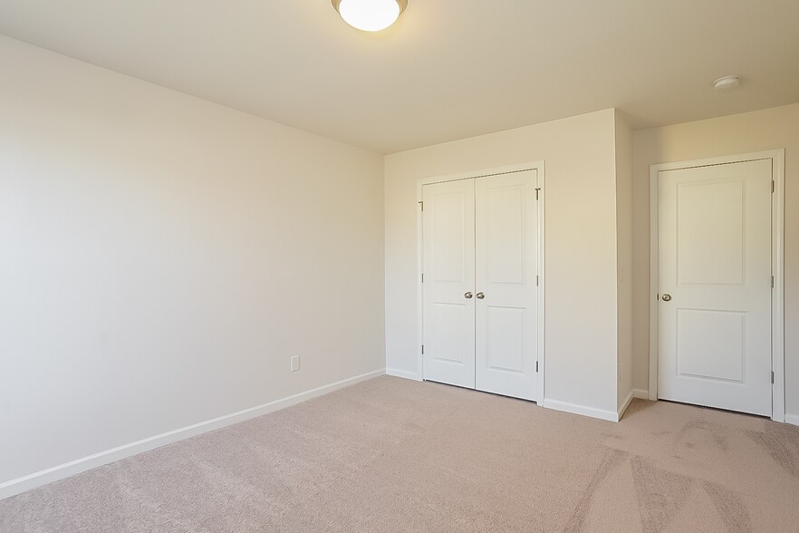 Building Photo - 732 Courtland Dr