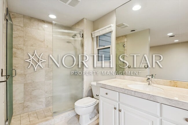 Building Photo - Escape to the Country, Spacious Contemporary in Wilsonville