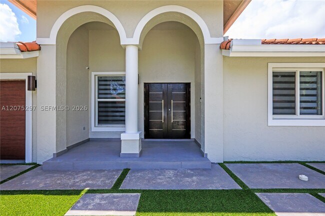 Building Photo - 15932 SW 101st Terrace