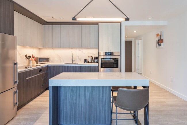 Building Photo - 290 Congress St