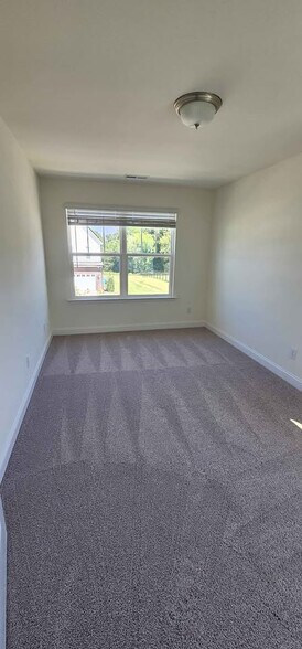 Building Photo - 1534 Cedar Tree Dr