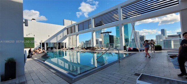 Building Photo - 151 SE 1st St