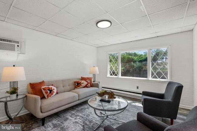 Building Photo - 2107 Brighton Rd