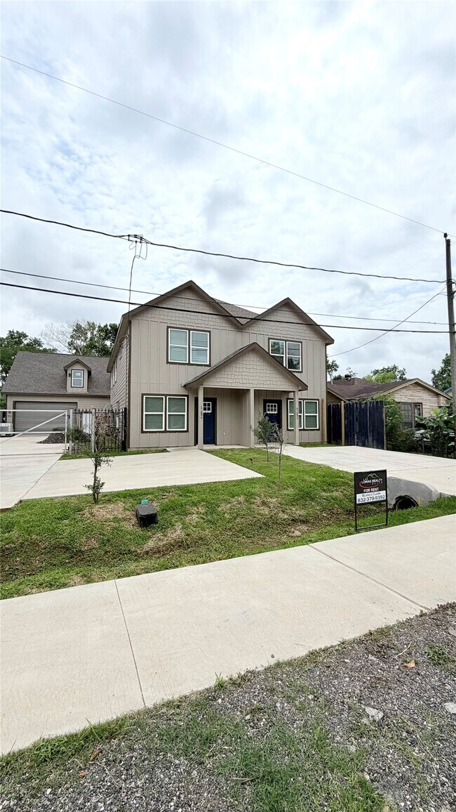Building Photo - 7034 Smilax St