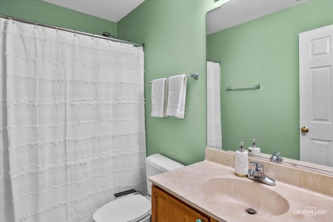 Building Photo - 3250 Cool Springs Ct