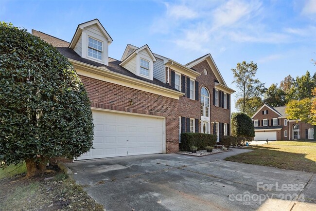 Building Photo - 4800 Oak Bend Ct