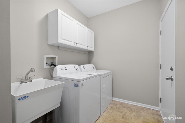 Building Photo - 5116 Red Field Ct
