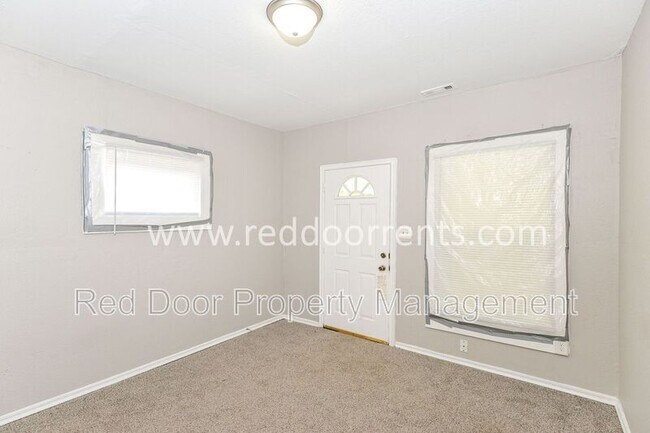 Building Photo - 2901 N Chester Ave