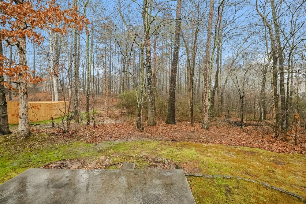 Building Photo - 2120 Crown Park Dr