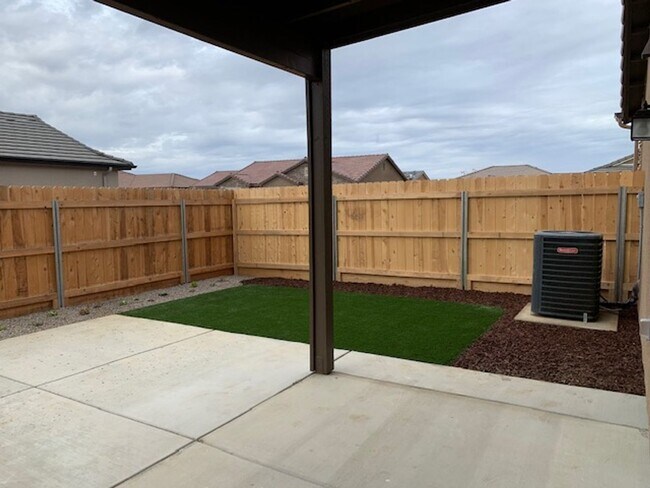 Building Photo - 4613 W Flagstaff Ave