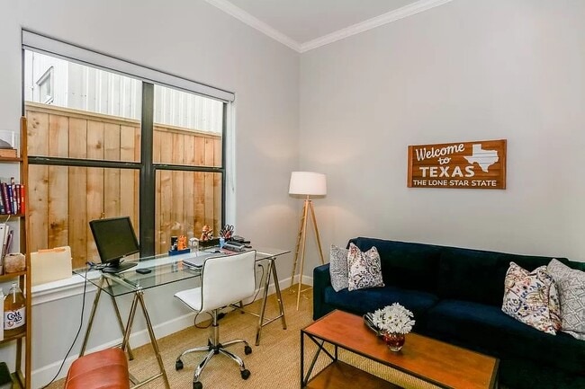 Building Photo - 5309 Blossom St