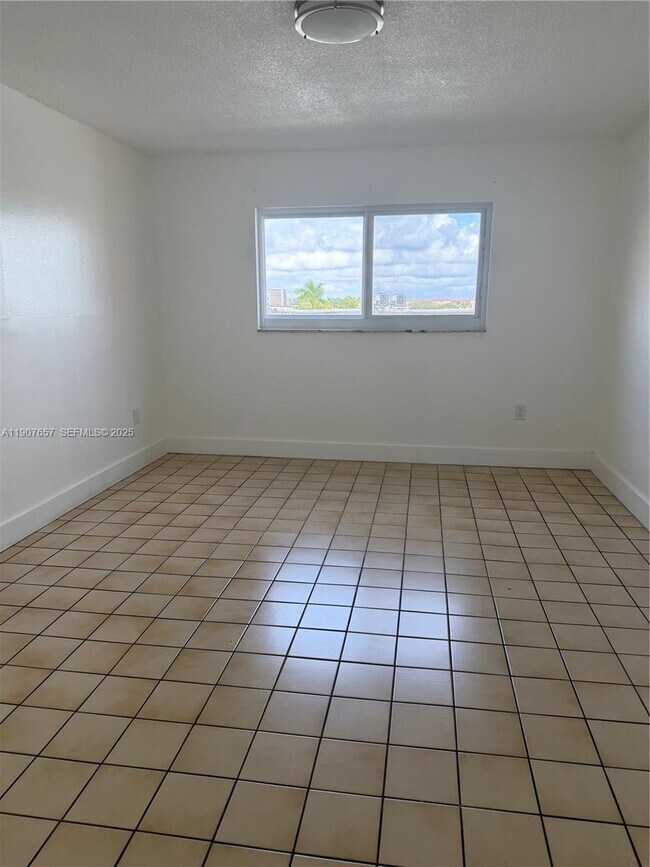 Building Photo - 6190 W 19th Ave