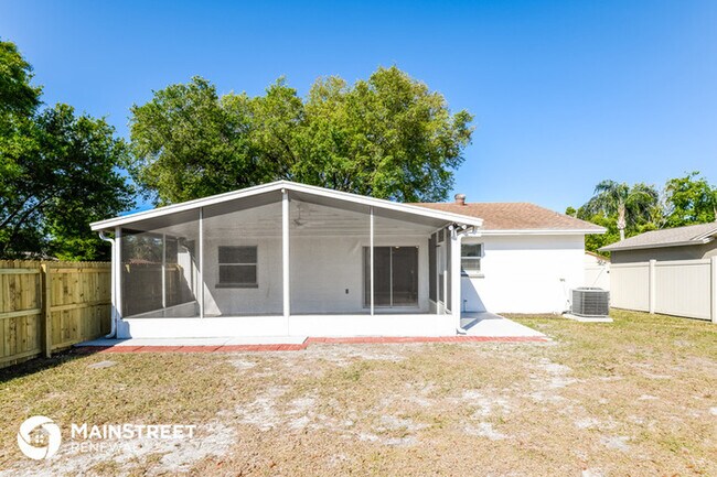 Building Photo - 13901 Bridgeport Dr