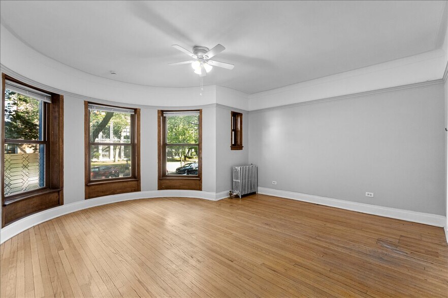 Building Photo - 5018 S Blackstone Ave