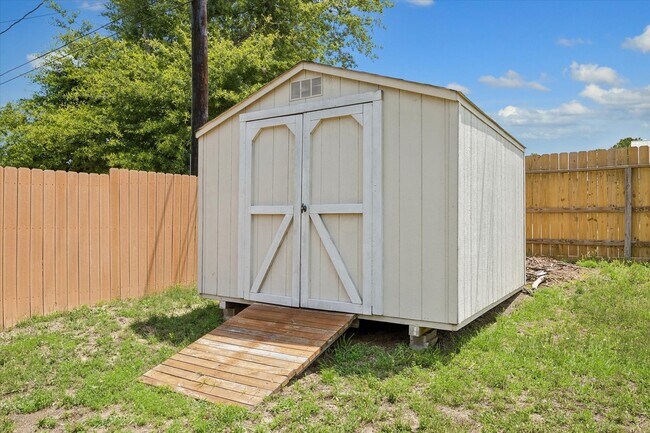 Building Photo - 25114 Spring Ridge Dr