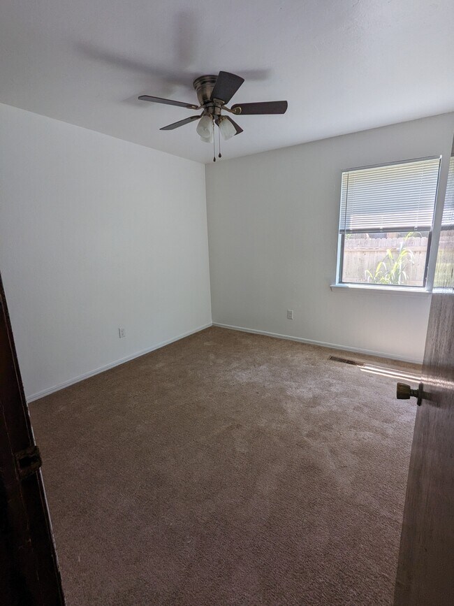 Bedroom #2 - 304 Vicksburg Cir