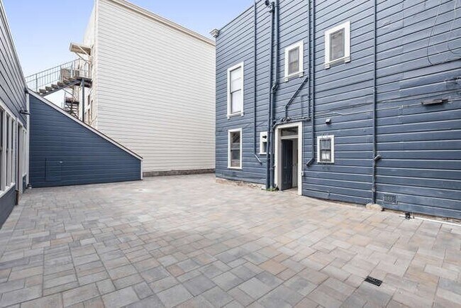 Building Photo - 807 Treat Ave