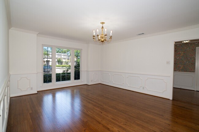 Building Photo - 12127 Tara Dr