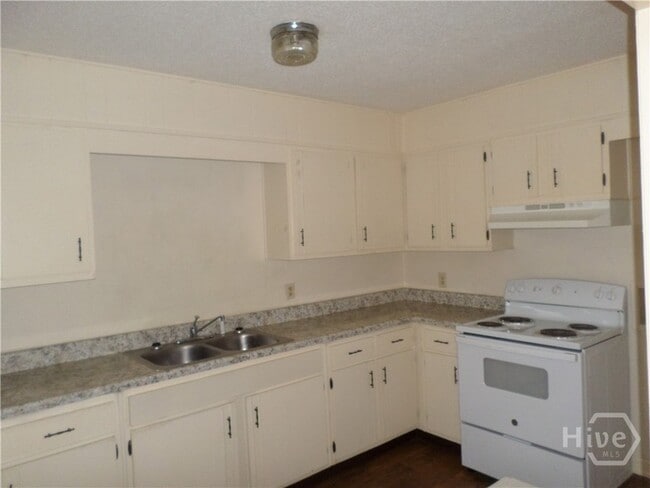 Building Photo - 203 W 58th St