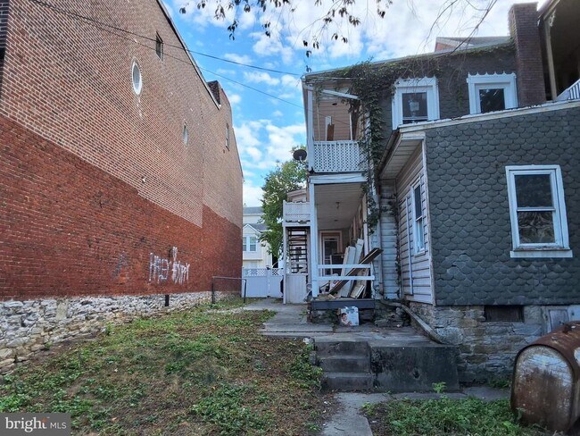 Building Photo - 1015 Chestnut St