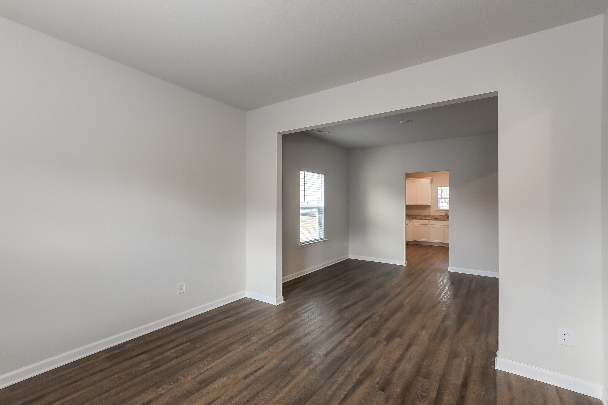 Building Photo - 3245 Bridgewood Dr