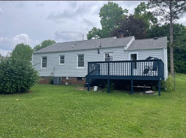 Building Photo - Charming 2-3 bedroom cottage for rent!
