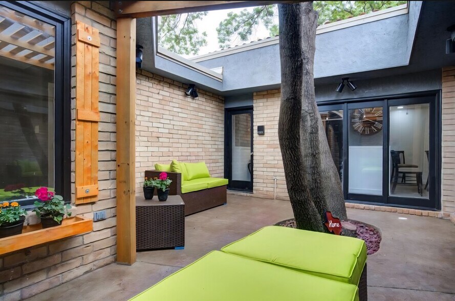 Building Photo - 306 Vale Ave