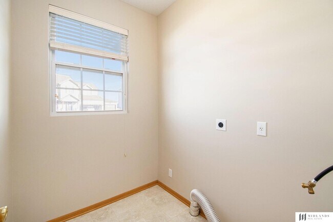 Building Photo - 14002 Kelly Dr