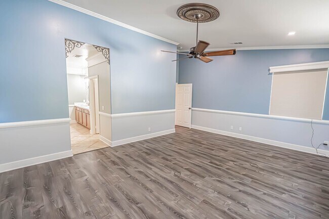 Building Photo - Single Story Pool Home for Rent in Palmdale.