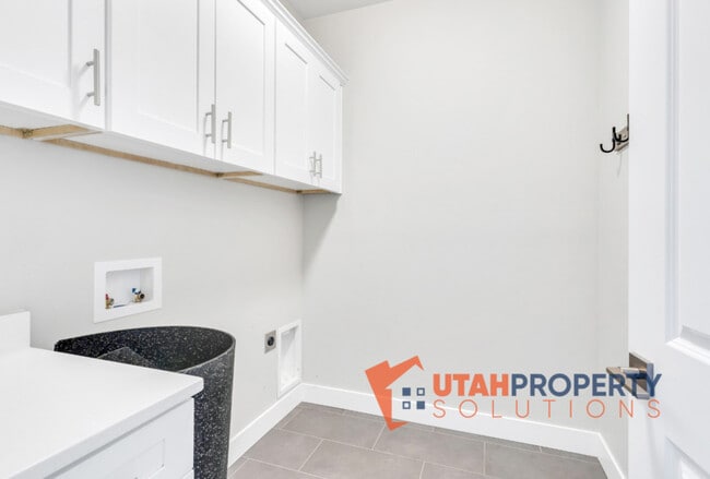 Building Photo - 7632 S Waverly Hls Ln