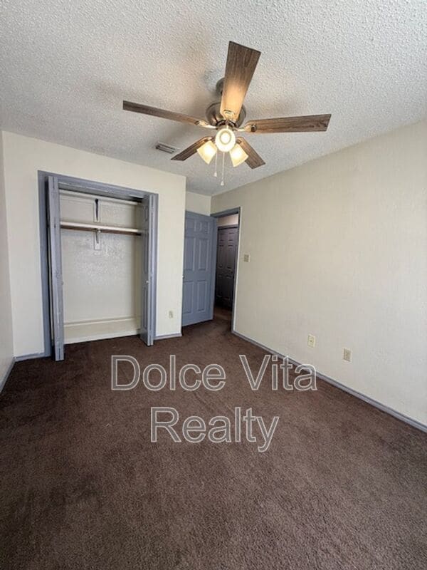 Building Photo - 4105 N 24th Ln