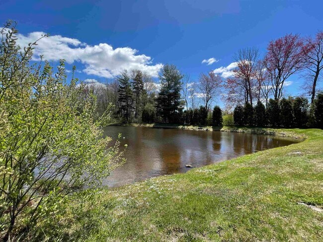 Building Photo - 377 Huse Rd