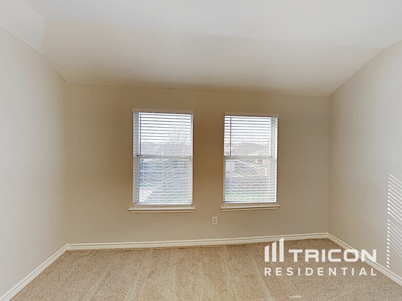 Building Photo - 813 Wolf Trail