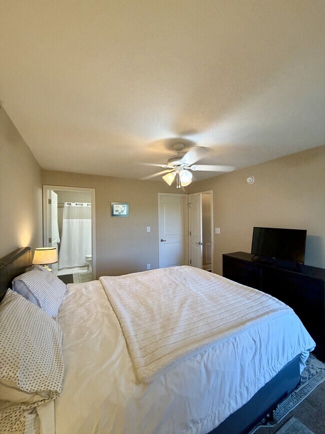 Building Photo - 100 Capstone Dr