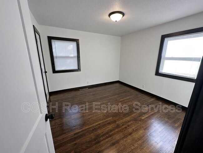 Building Photo - 6254 N Independence St