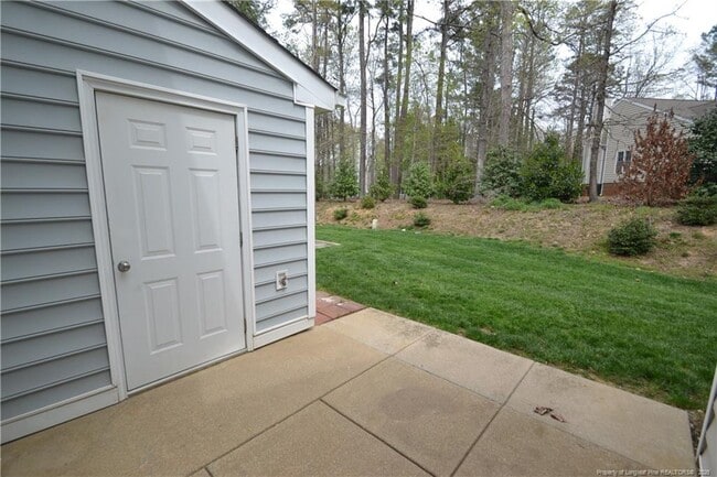 Building Photo - 110 Riverwalk Cir