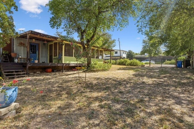 Building Photo - 1106 Minnie Dr