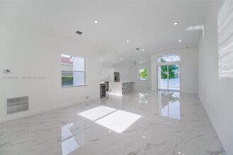 Building Photo - 5290 SW 134th Ave