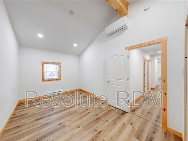 Building Photo - 1252 S Waugh St