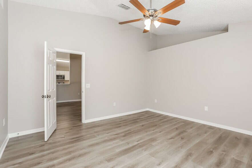 Building Photo - 10415 Song Sparrow Ln