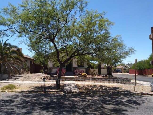 Building Photo - 1245 N 1st Ave