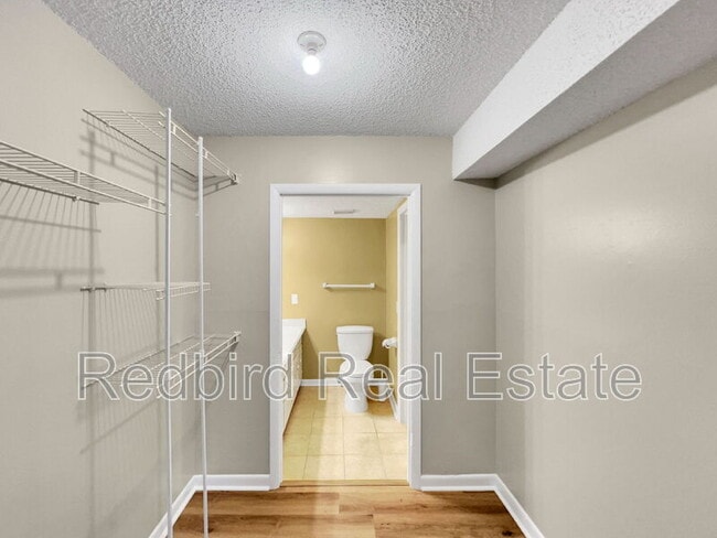 Building Photo - 2929 Selena Dr